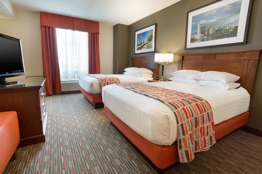 Suite, 2 Queen Beds, Refrigerator & Microwave (2 Rooms, Sofabed)