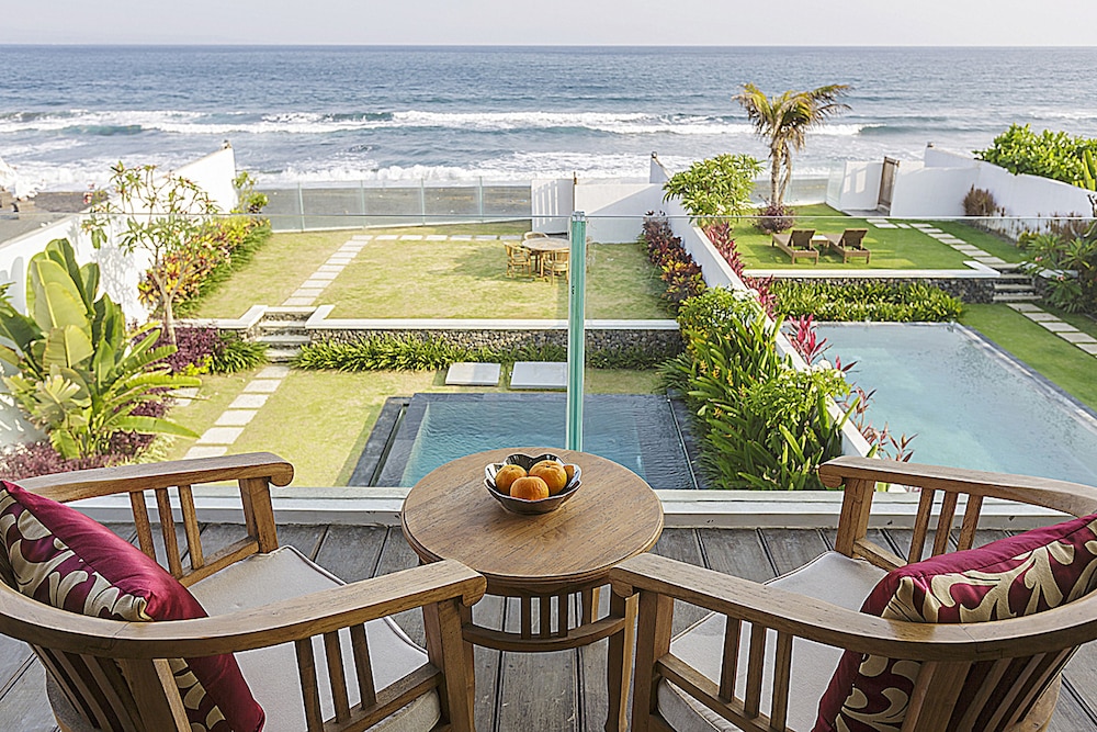 One Bedroom Beachfront photo 3