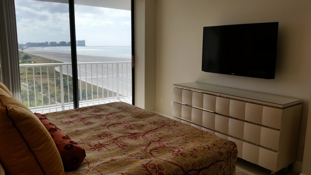 Condo, 2 Bedrooms photo 1