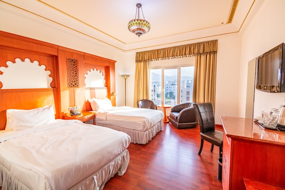 Twin Room, City View - Photo 4