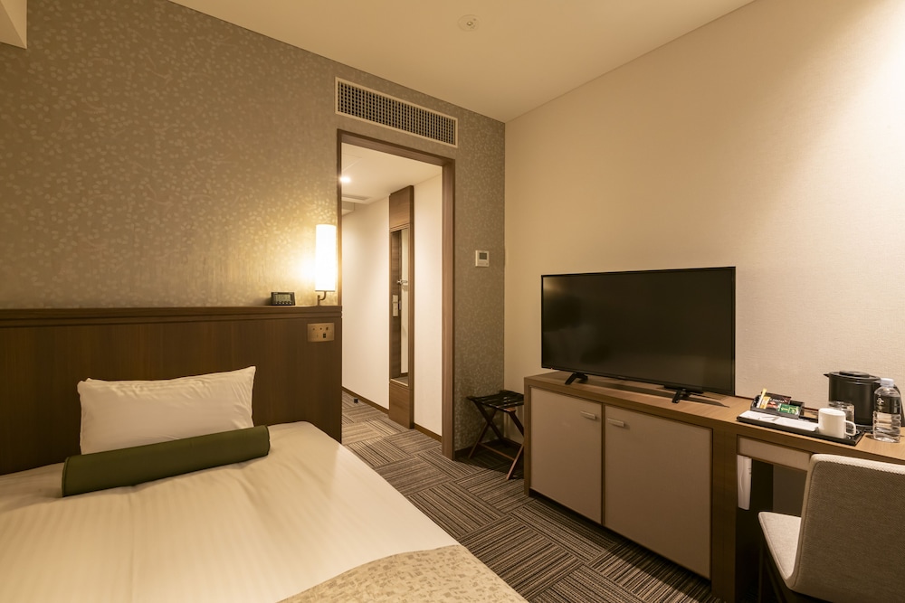 Superior Single Room, City View, Non Smoking (New Main Building) photo 1
