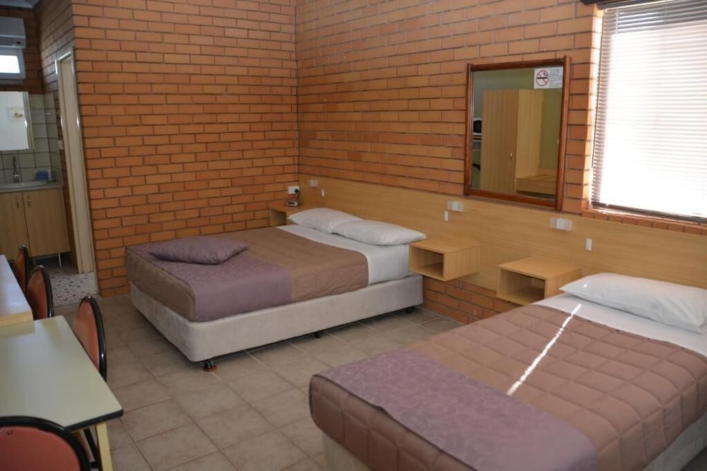 Basic Double or Twin Room, Courtyard View