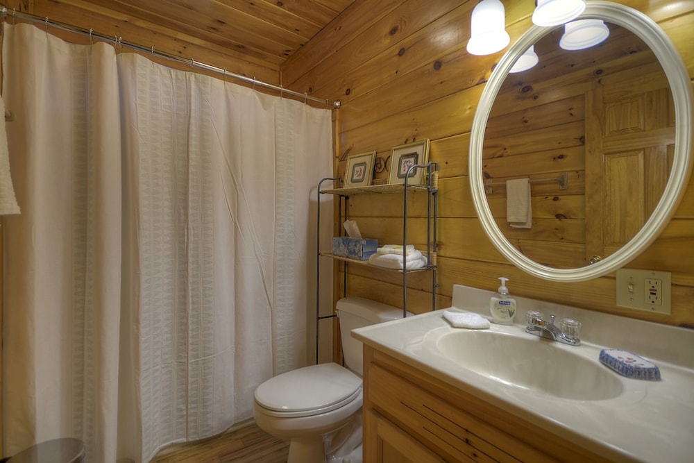 Family Cabin, Multiple Beds, Non Smoking photo 2