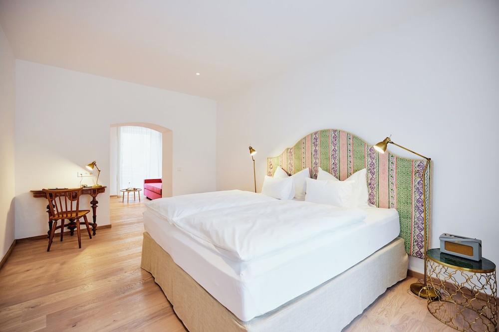 Junior Suite, Courtyard View photo 1