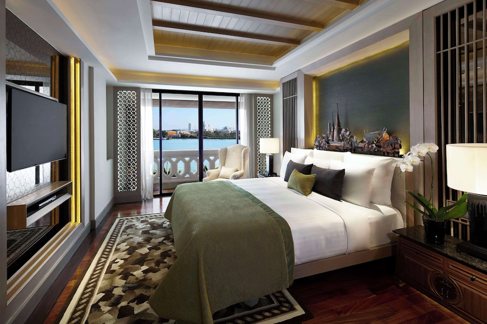 Two Bedroom River View Chao Phraya Suite