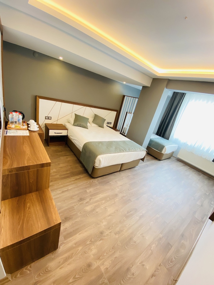 Family Room, Multiple Beds