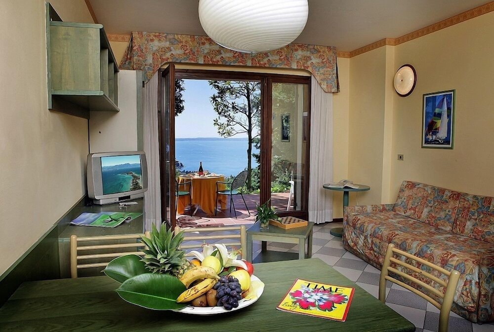 Apartment, 1 Bedroom, Terrace, Lake View - Photo 5