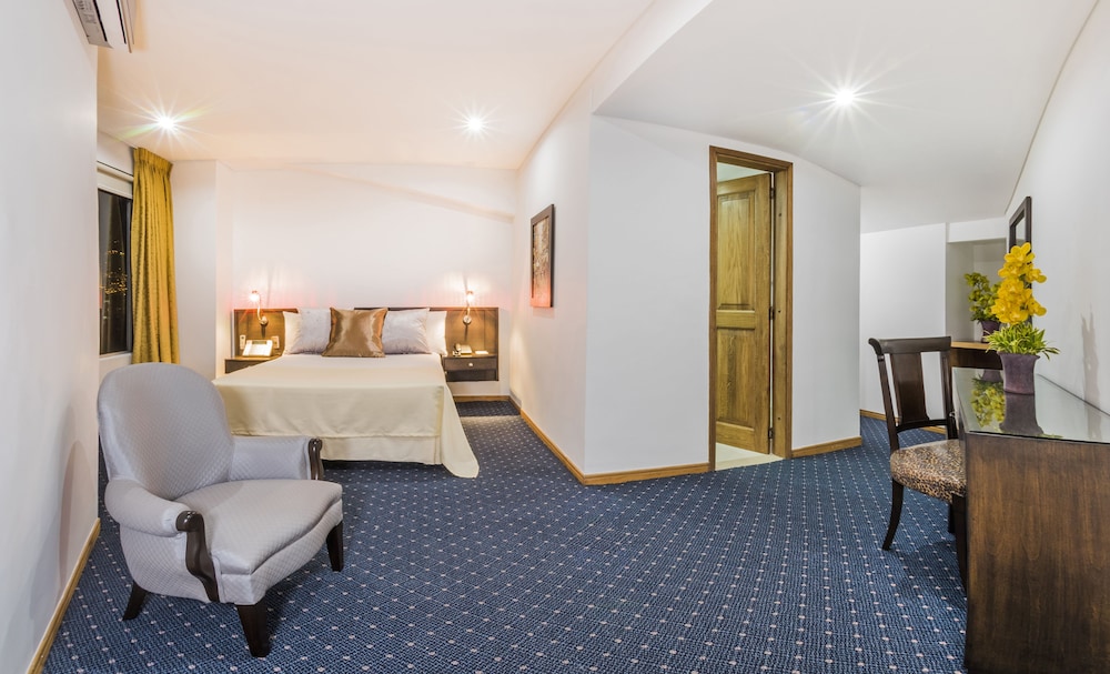 Junior Room, 1 Queen Bed - Photo 3
