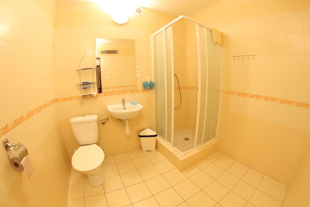 Apartment, 2 Bedrooms, Balcony, City View - Photo 5