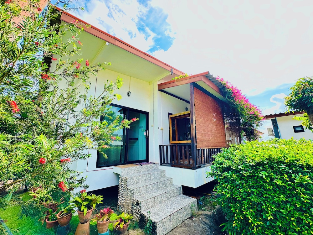 Superior House, Resort View