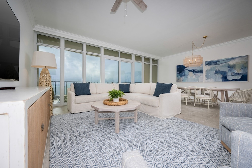Condo, 2 Bedrooms