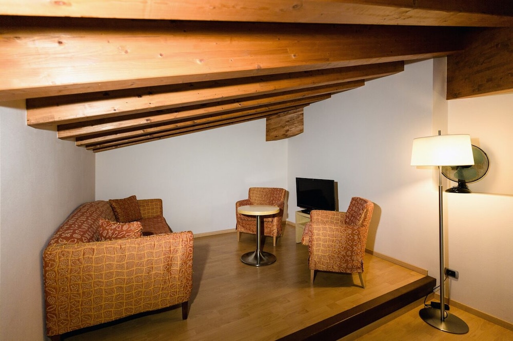 Junior Suite, Balcony, Garden View (4 people) photo 3