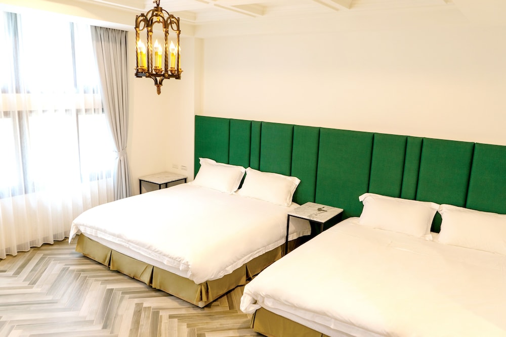 Deluxe Quadruple Room (2A) - Photo 3
