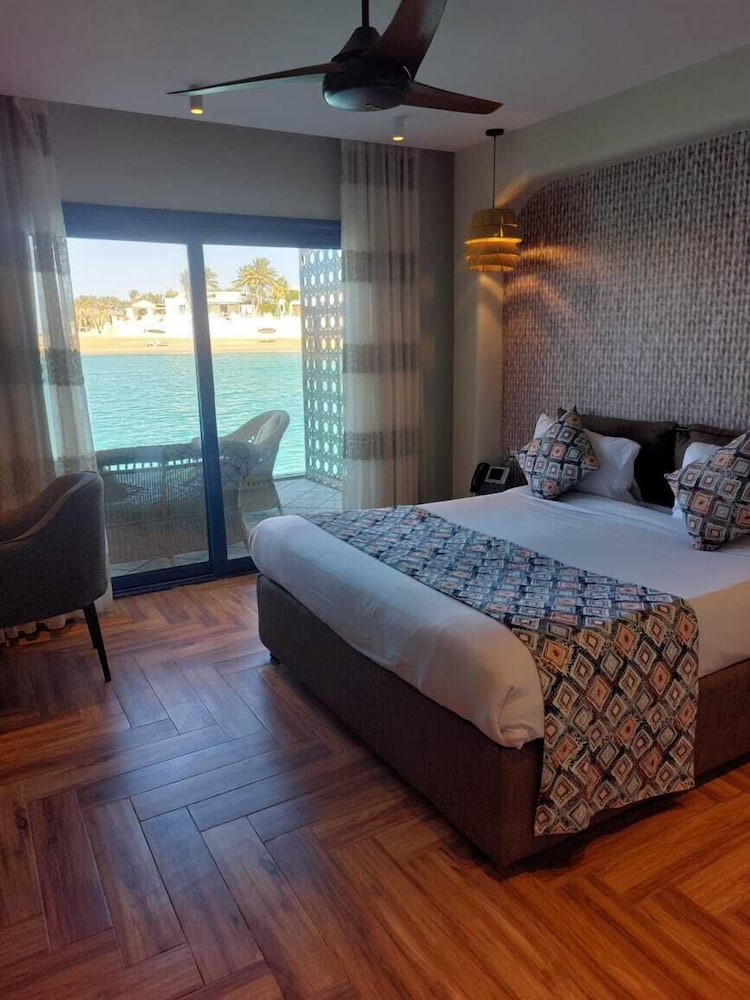 Suite Lagoon Bungalow photo 2
