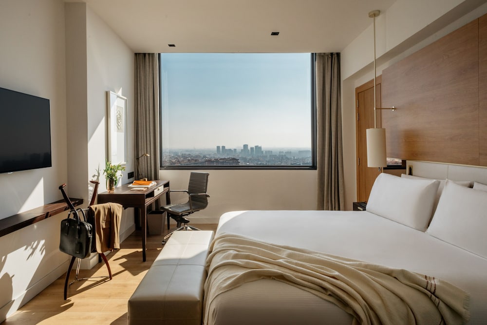 Red Level Presidential Two Bedroom Suite (3+3)