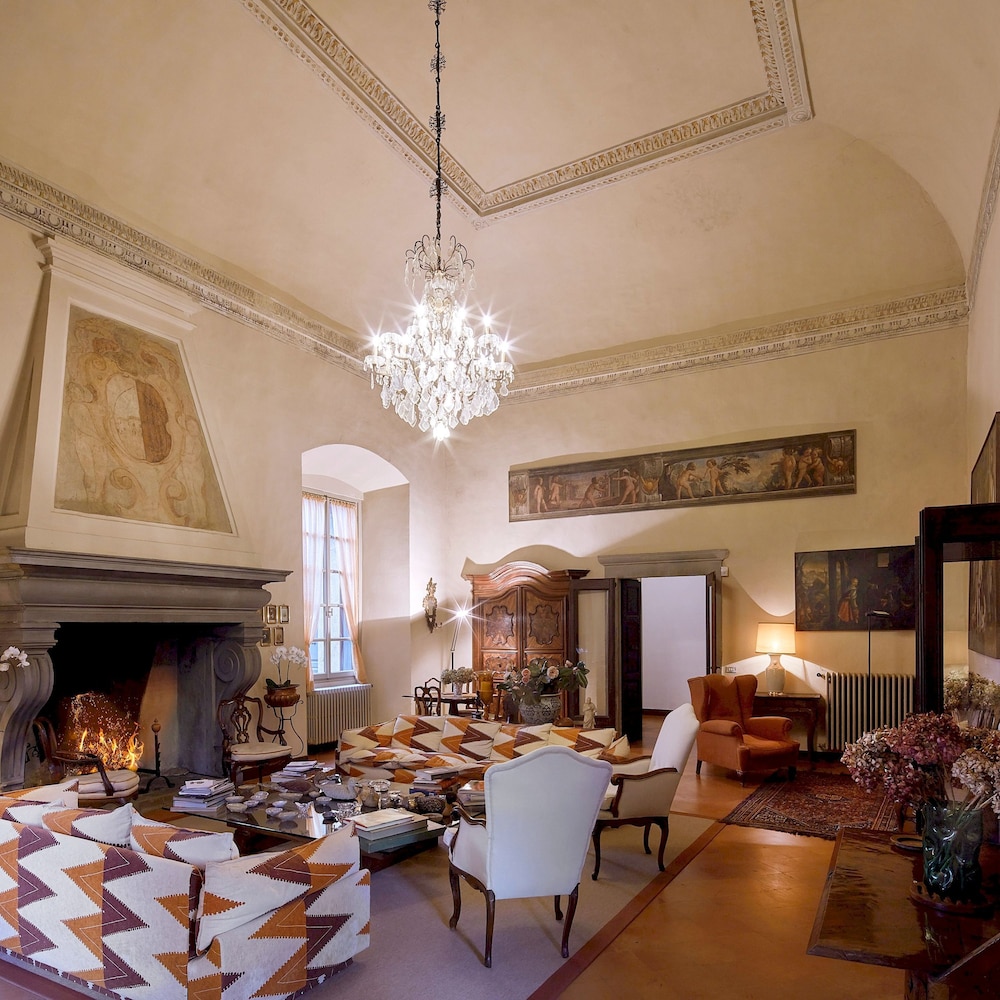 Villa photo 1