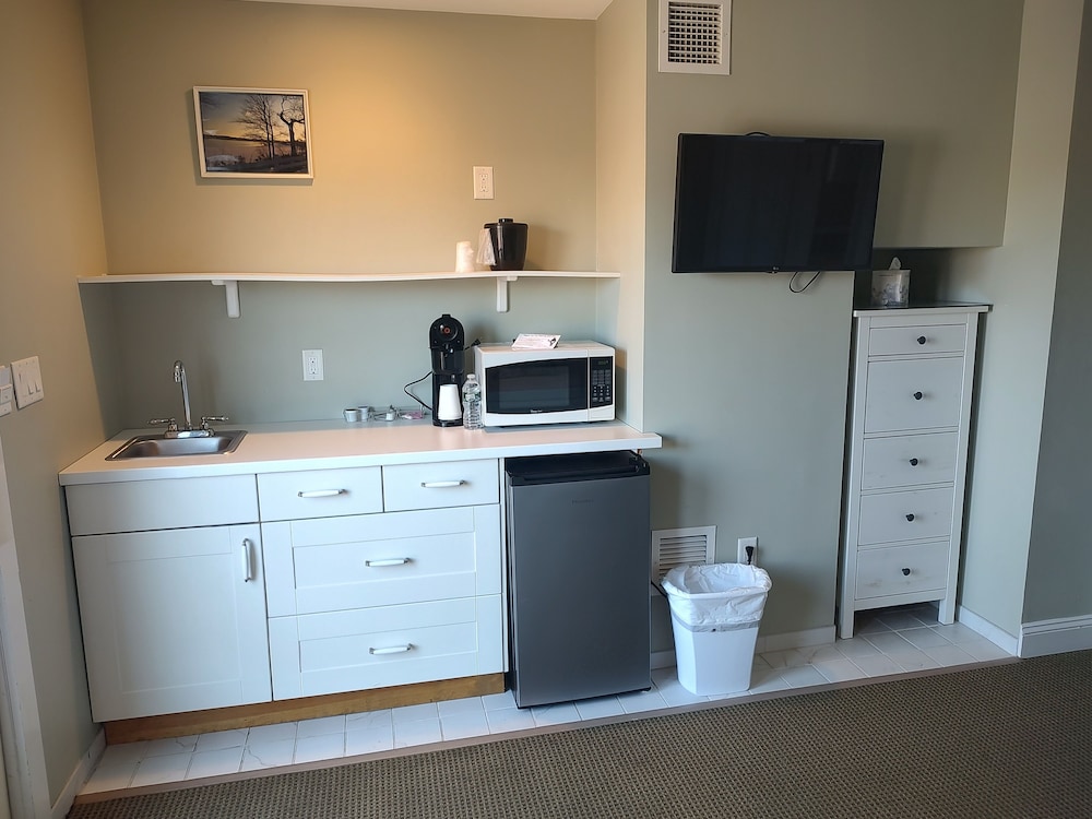 Standard Room, 1 King Bed photo 1