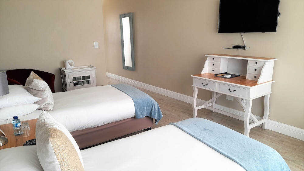 Standard Twin Room photo 2