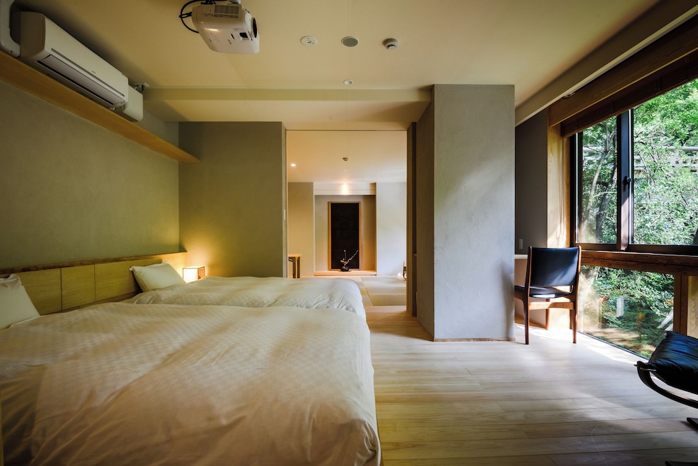 Luxury Twin Room photo 2