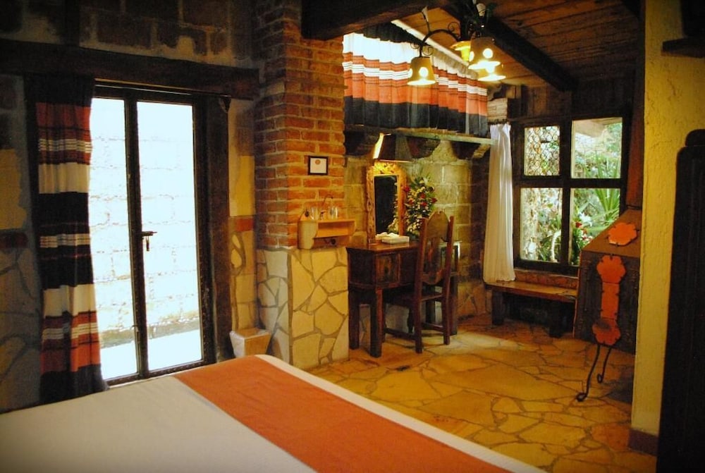Standard Triple Room, Multiple Beds photo 2
