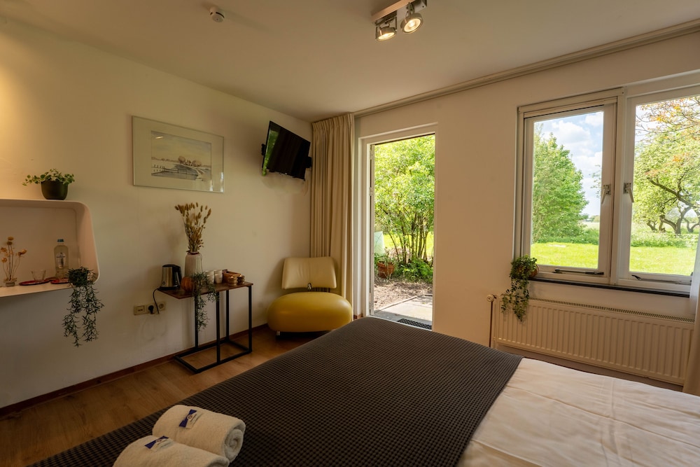 Comfort Double Room, 2 Twin Beds, Private Bathroom, Courtyard Area