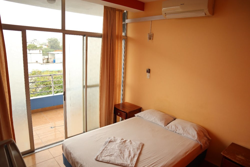 Double Room, 1 Queen Bed photo 3