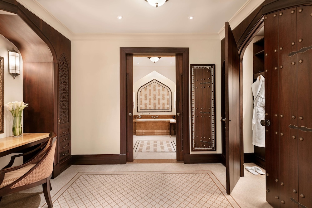 Executive Suite — photo 4