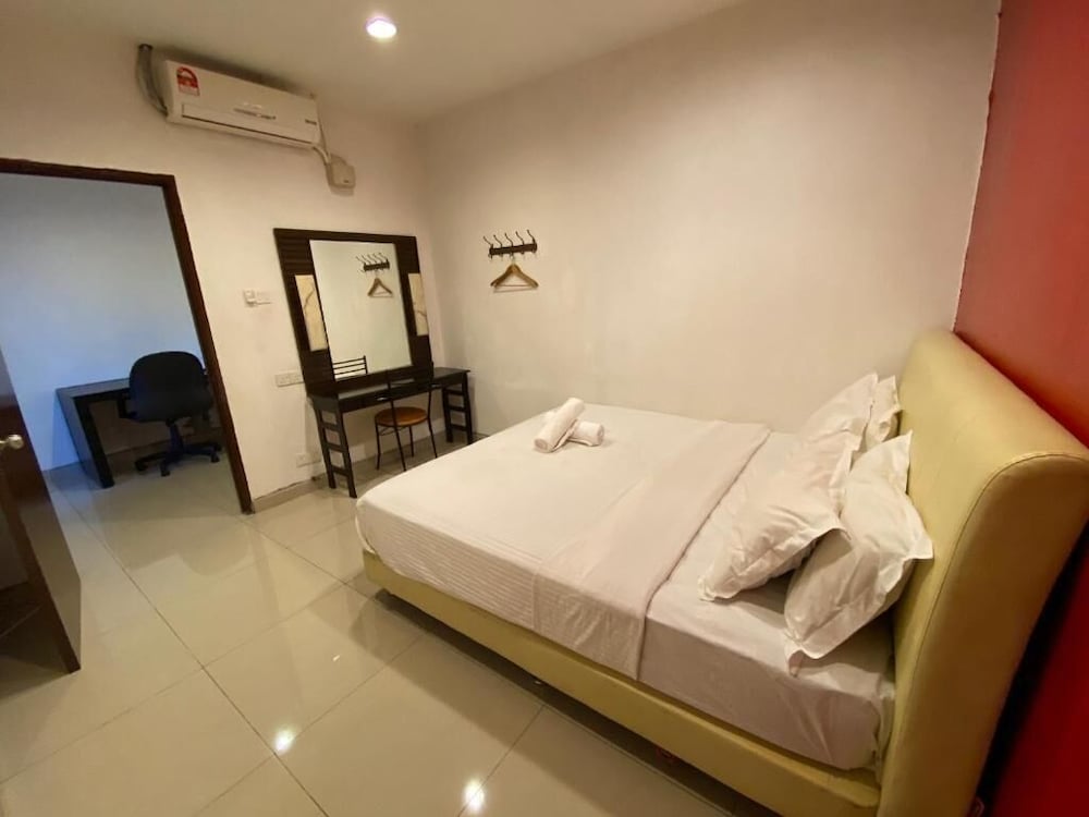 Family Suite, Multiple Beds, Non Smoking photo 2
