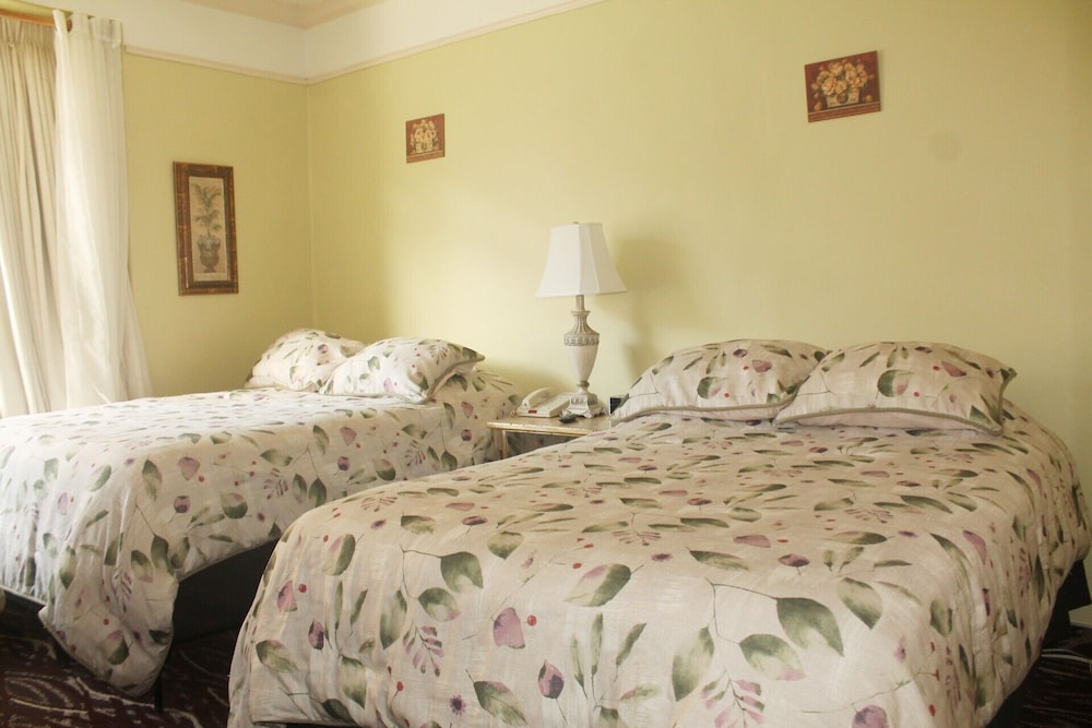 Quadruple Room - Photo 1