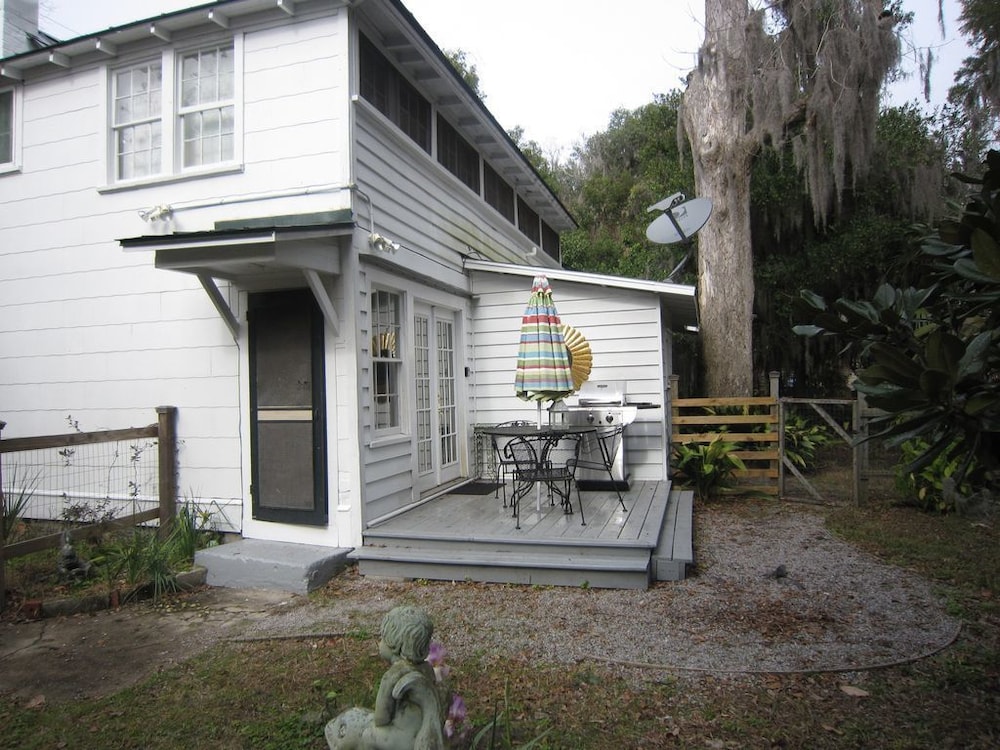 House, Multiple Beds (Historical Downtown Home - Near Parri) photo 3