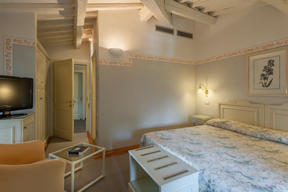 Classic Double Room Single Use photo 3