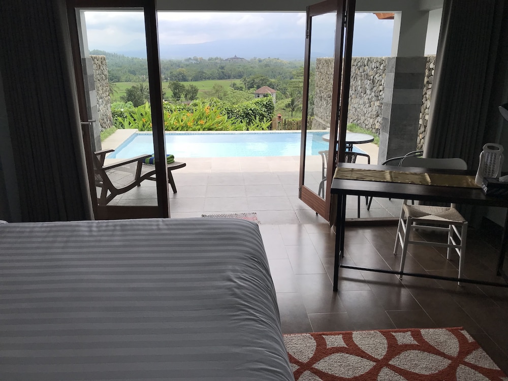 Deluxe Room, 1 King Bed, Private Pool, Mountain View photo 2