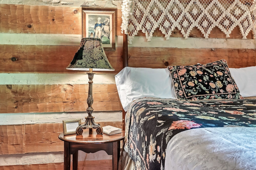 Superior Studio Suite, 1 Queen Bed photo 1