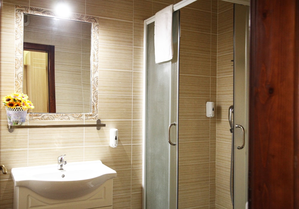 Economy Double Room - Photo 5