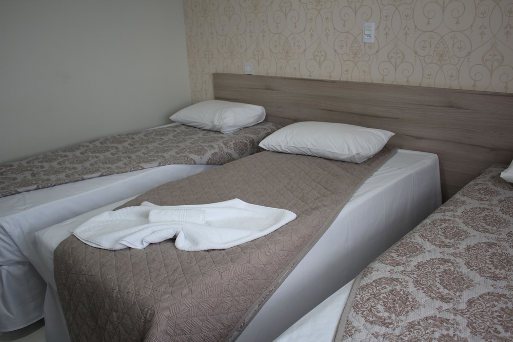 Standard Triple Room photo 2