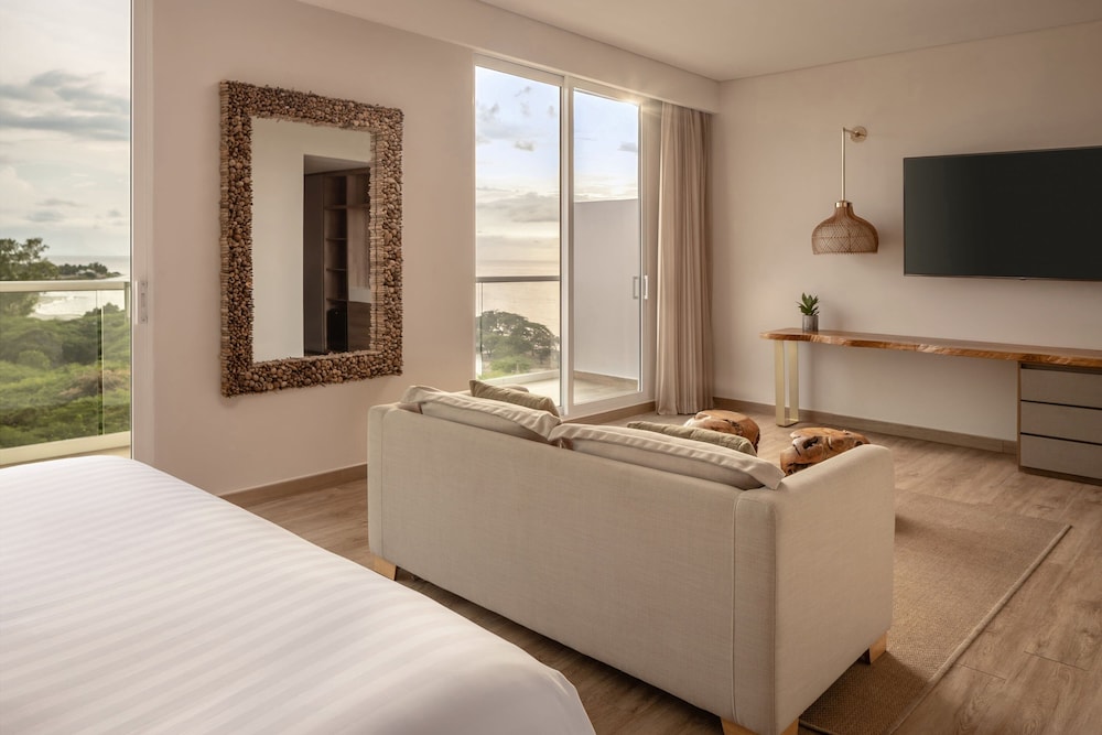 Junior Suite, 1 King Bed with Sofa bed, Balcony - Photo 2