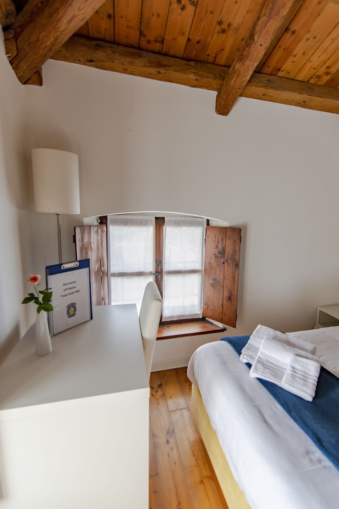Double Room - Photo 10