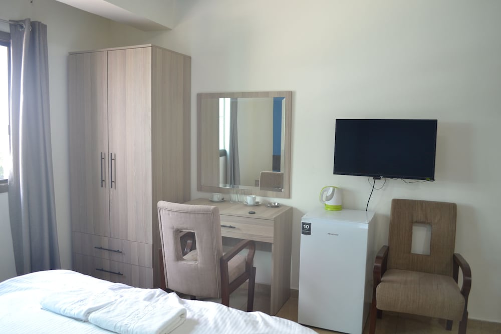 Apartment, 2 Bedrooms - Photo 3