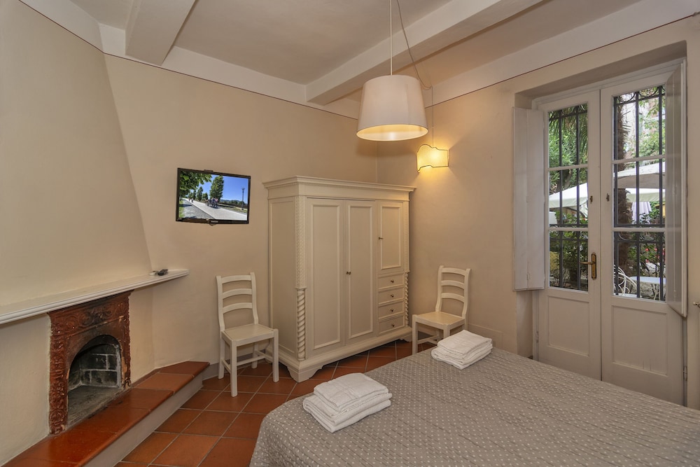 Suite, 2 Bedrooms, Garden View photo 2