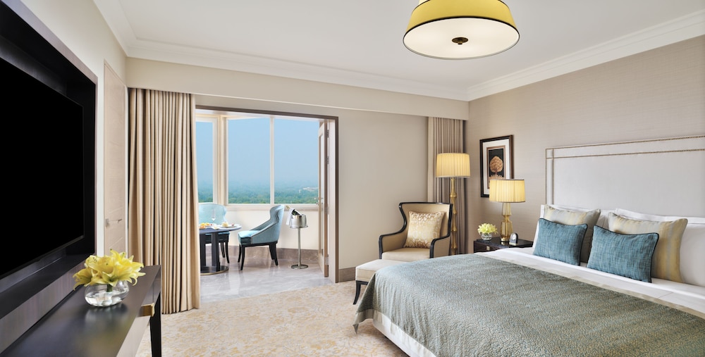 Taj Club, Club Suite, Balcony - Photo 1