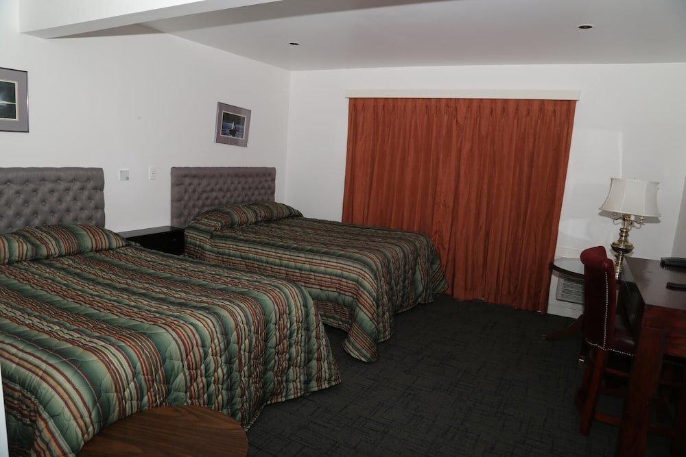 Basic Room, 2 Double Beds photo 1