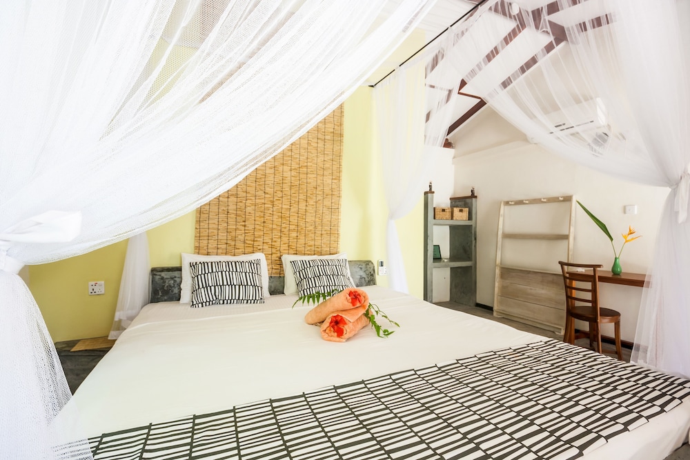 Deluxe Room, Pool View, Poolside