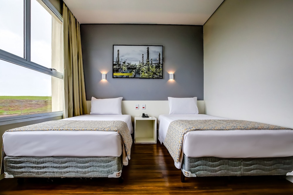 Standard Room, 2 Twin Beds - Photo 4