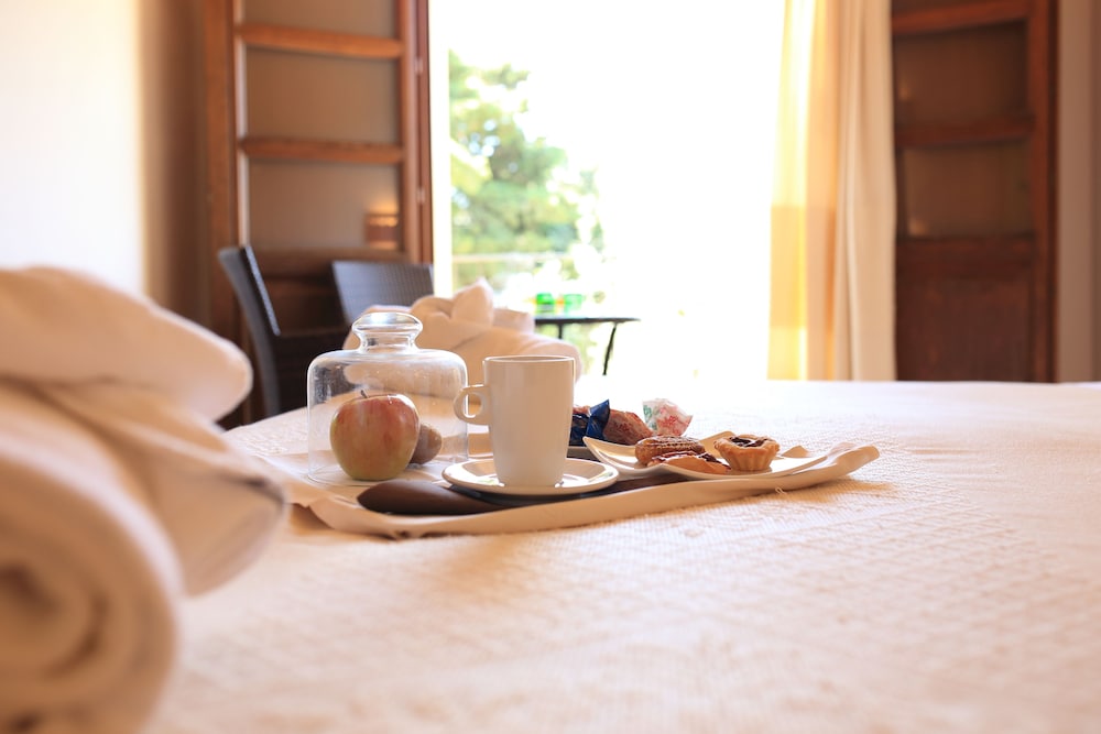 Deluxe Double Room, Garden View - Photo 3