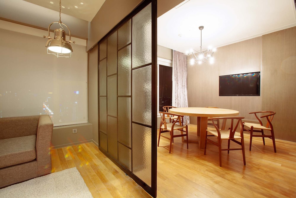 Presidential Suites thumbnail 6