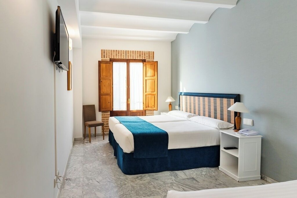 Triple Room - Photo 2
