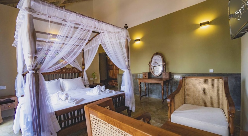 Deluxe Room, Canal View