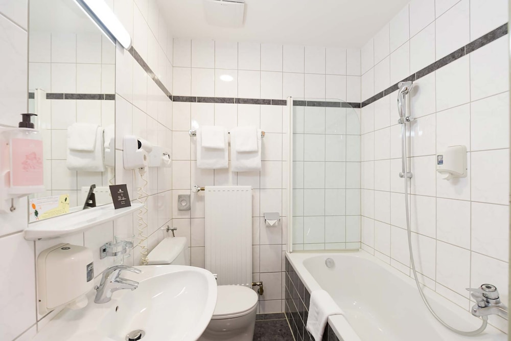 Standard Double Room - Photo 5