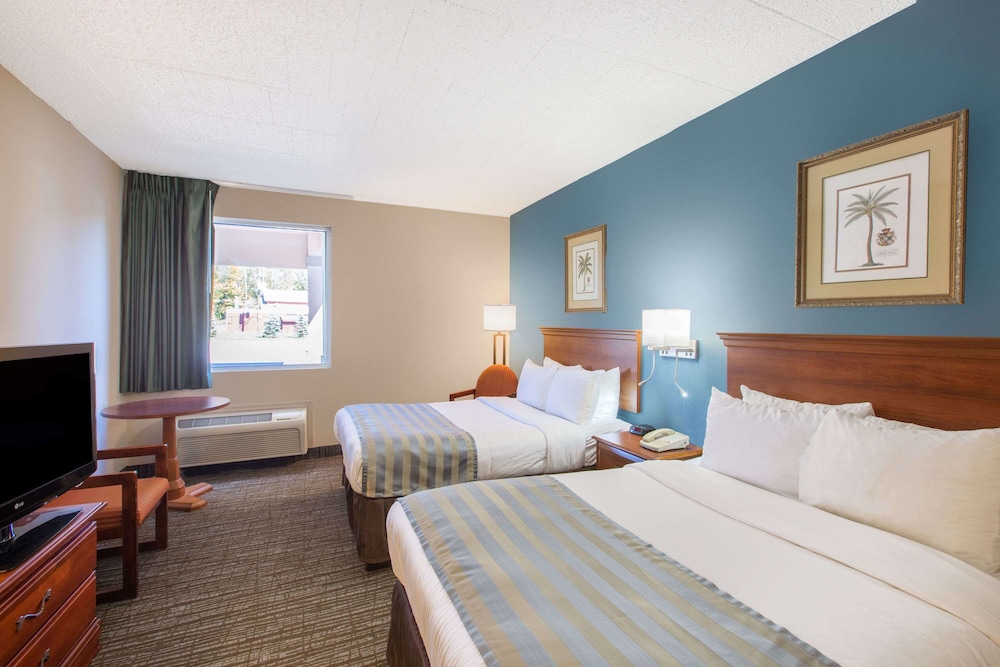 Room, 2 Double Beds, Accessible, Non Smoking - Photo 1