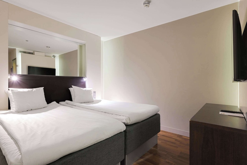 Twin Room (Compact) - Photo 2